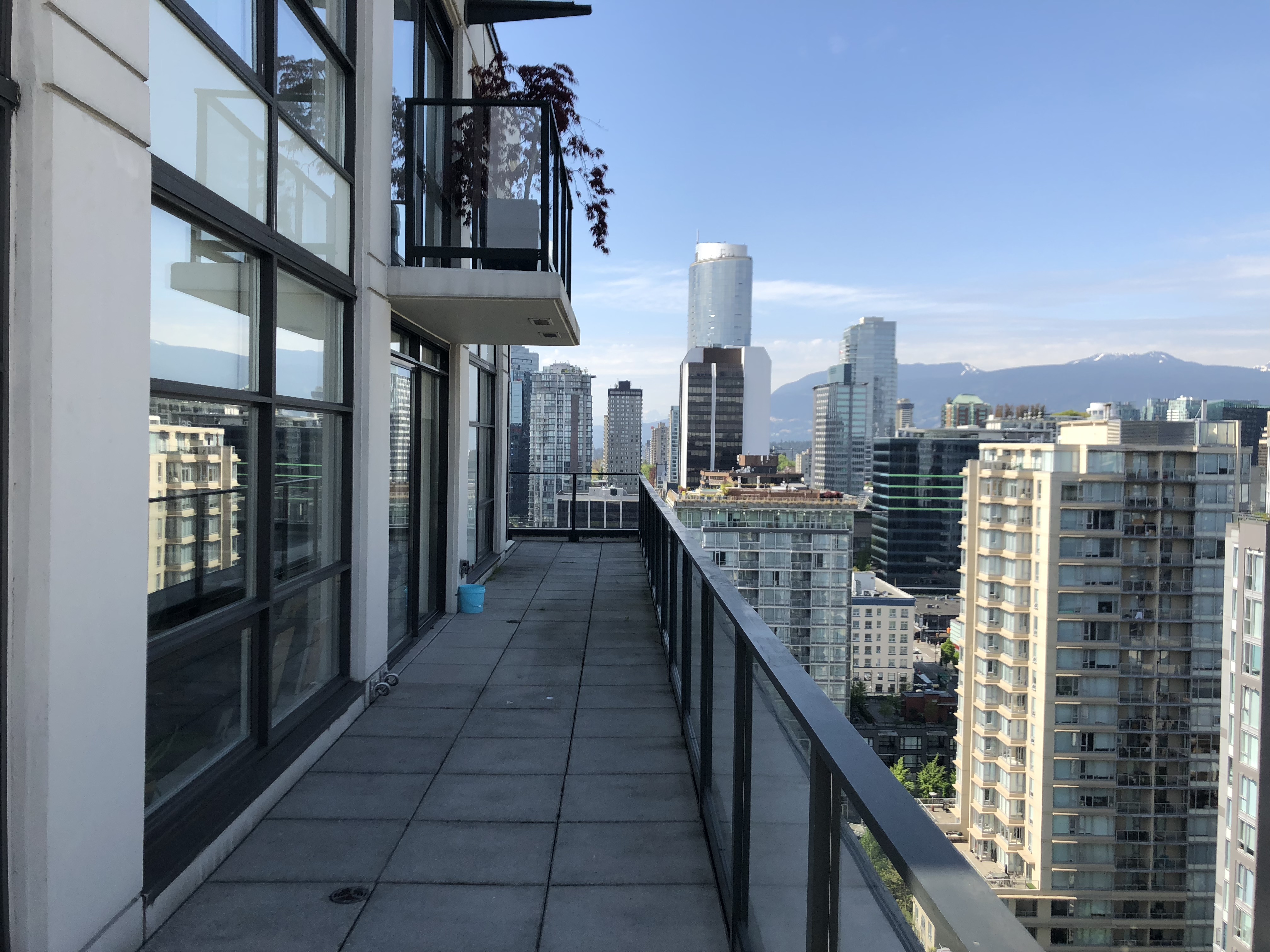 Exclusive Domas Sub-Penthouse, Dramatic Views & Air-Con!